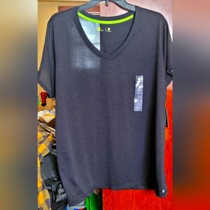 Womans Plus X Version Black V-Neck T-Shirt size 2x